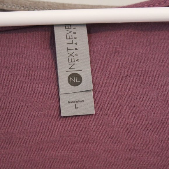 V-neck, layering sleeveless tank - Picture 2 of 2